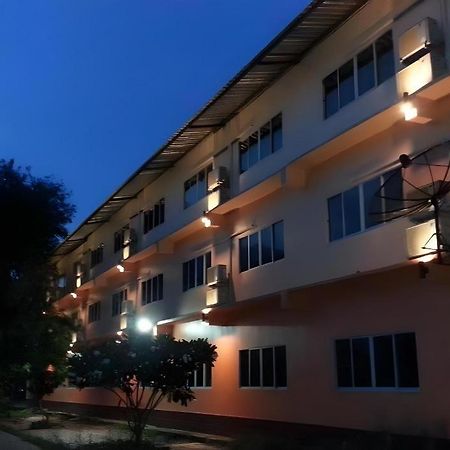 Bussarakam Place Hotel Chanthaburi Luaran gambar