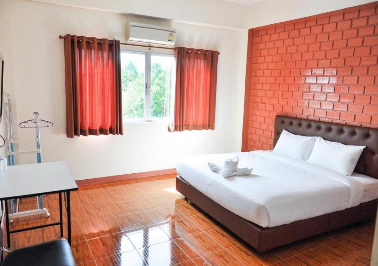 Bussarakam Place Hotel Chanthaburi Luaran gambar