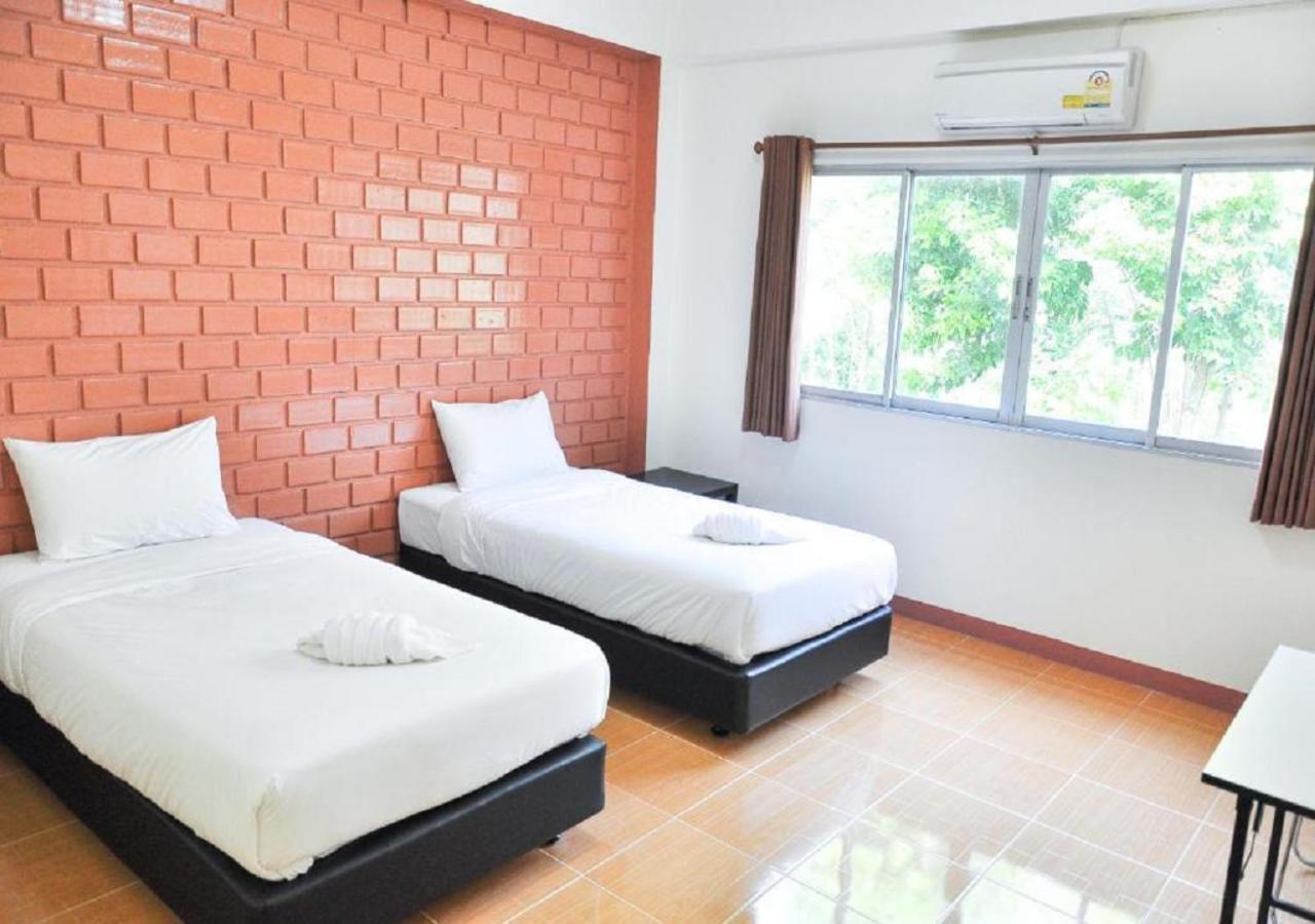 Bussarakam Place Hotel Chanthaburi Luaran gambar