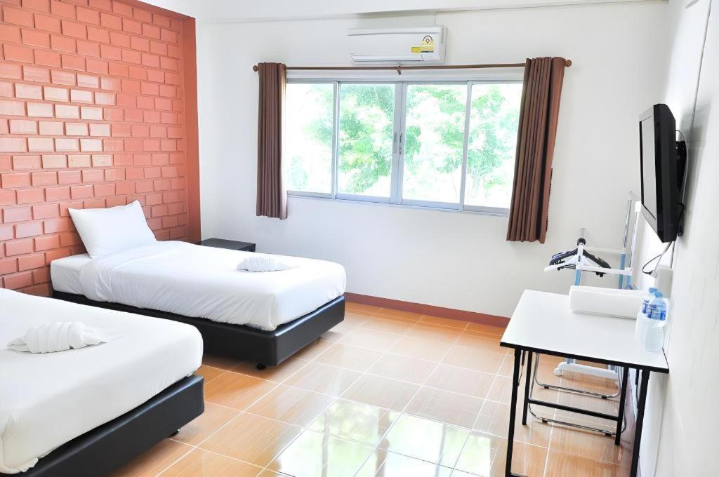Bussarakam Place Hotel Chanthaburi Luaran gambar