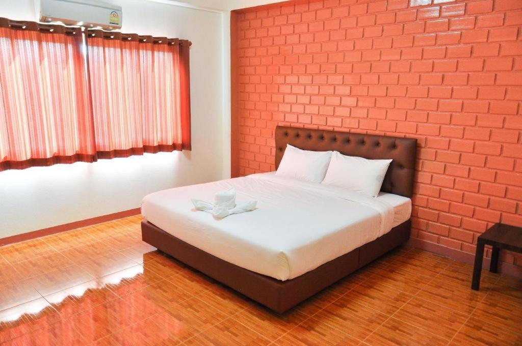 Bussarakam Place Hotel Chanthaburi Luaran gambar