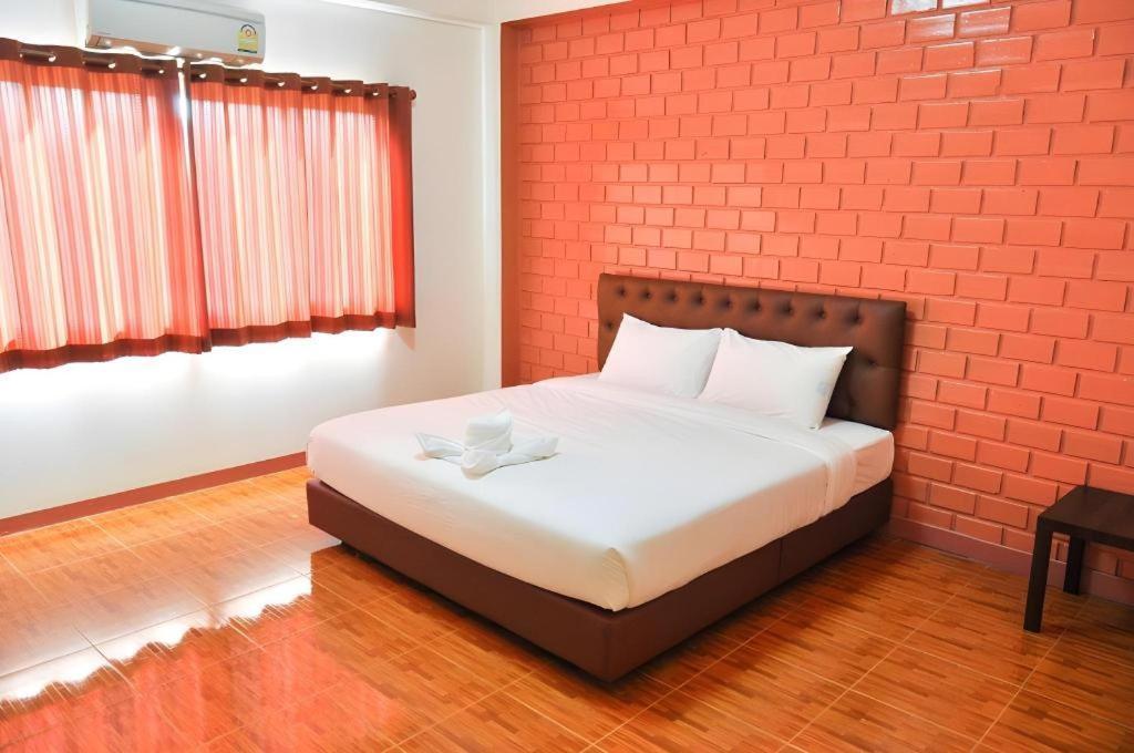 Bussarakam Place Hotel Chanthaburi Luaran gambar