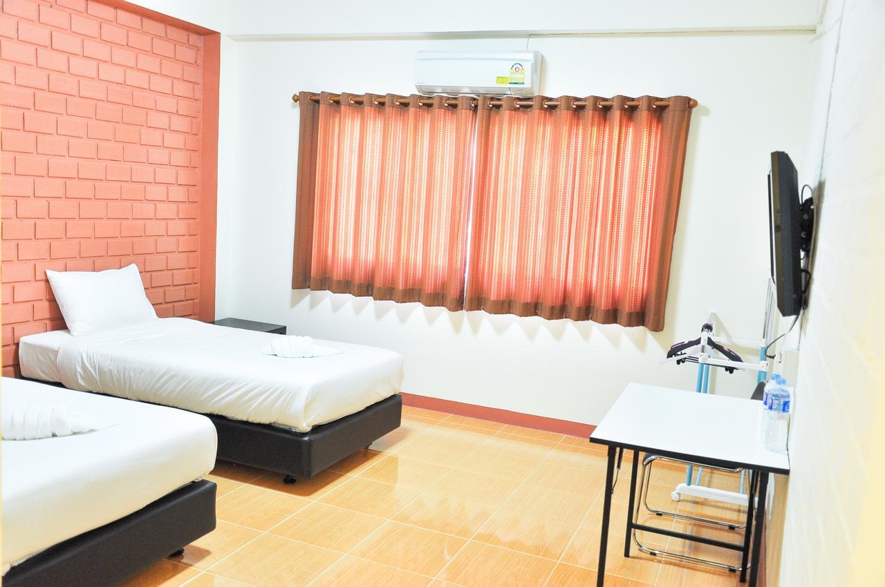 Bussarakam Place Hotel Chanthaburi Luaran gambar