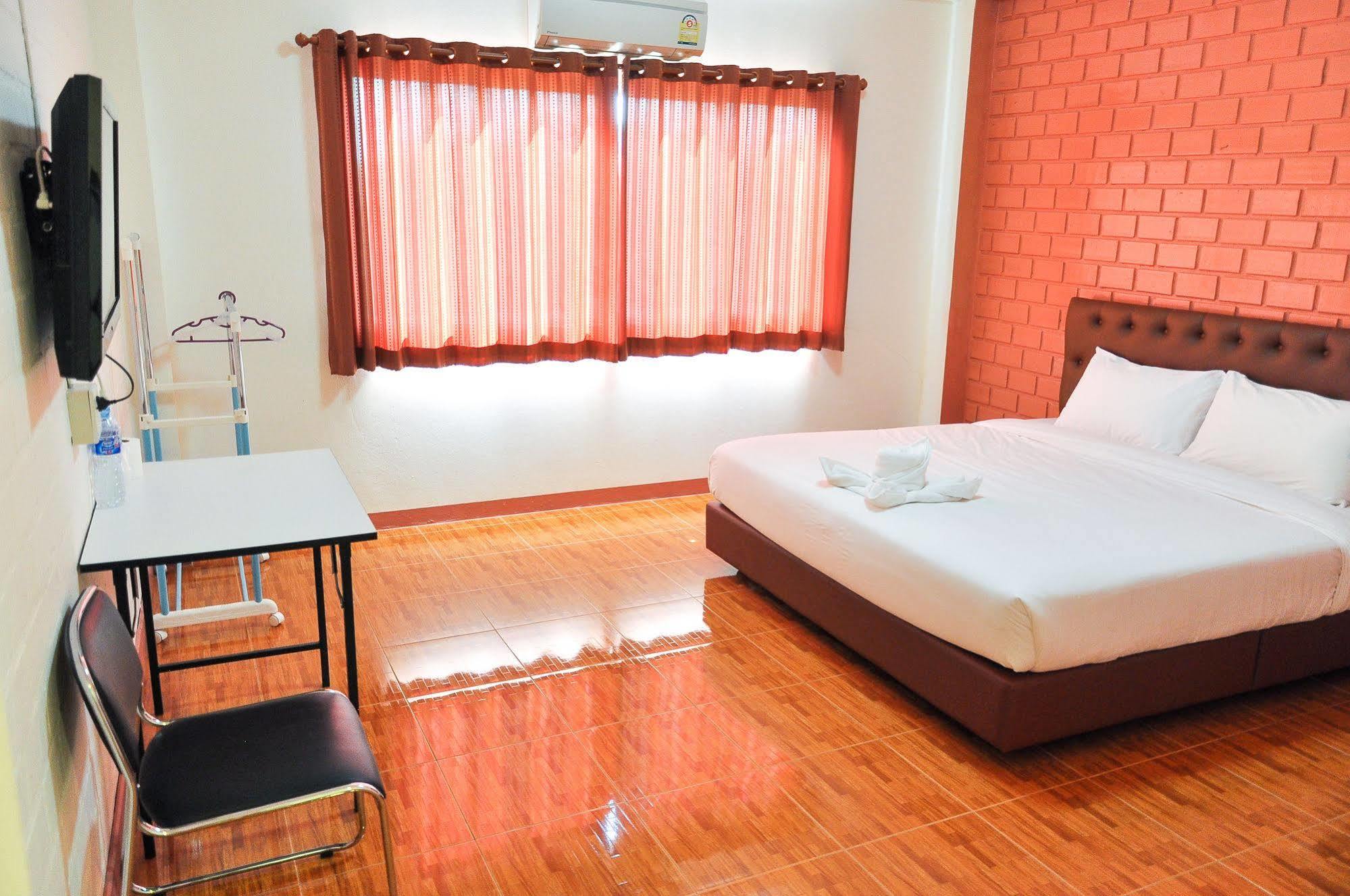 Bussarakam Place Hotel Chanthaburi Luaran gambar